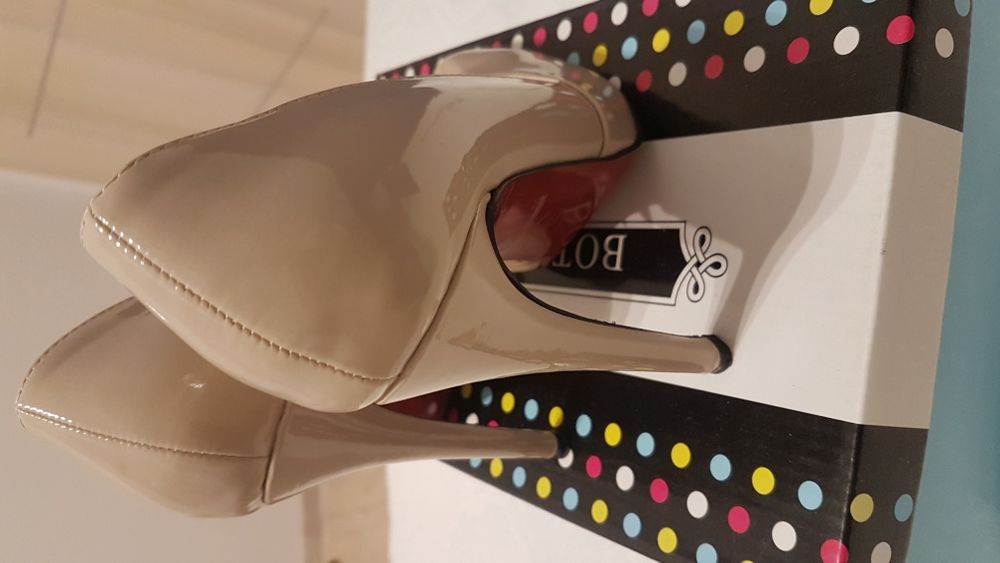 Pantofi de dama Stiletto