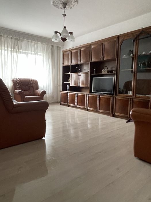 Vand Apartament PB 3 Camere 2 Balcoane Etaj 1 Xenopol