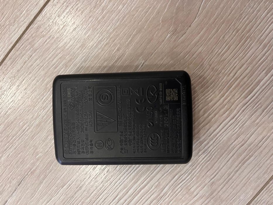 Сьемнрн зарядное устройство Sony