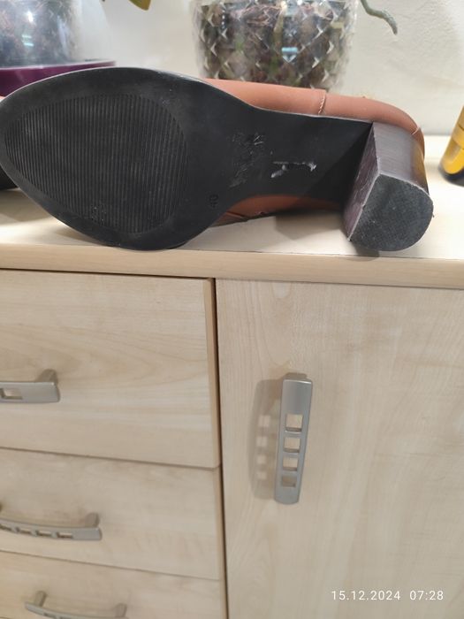 Дамски боти от естествена кожа