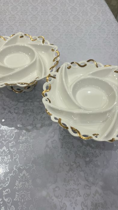 Менажница на ножках