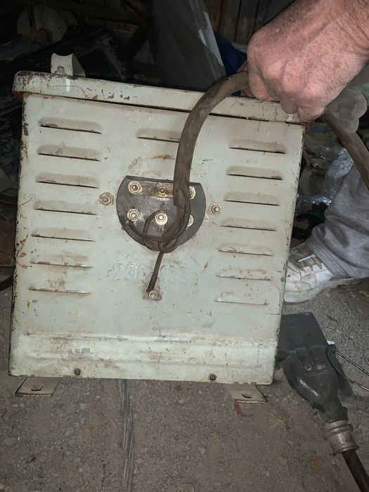 Трёхфазный понижающий трансформатор