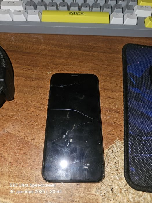 Продам iPhone X память 64 Gb