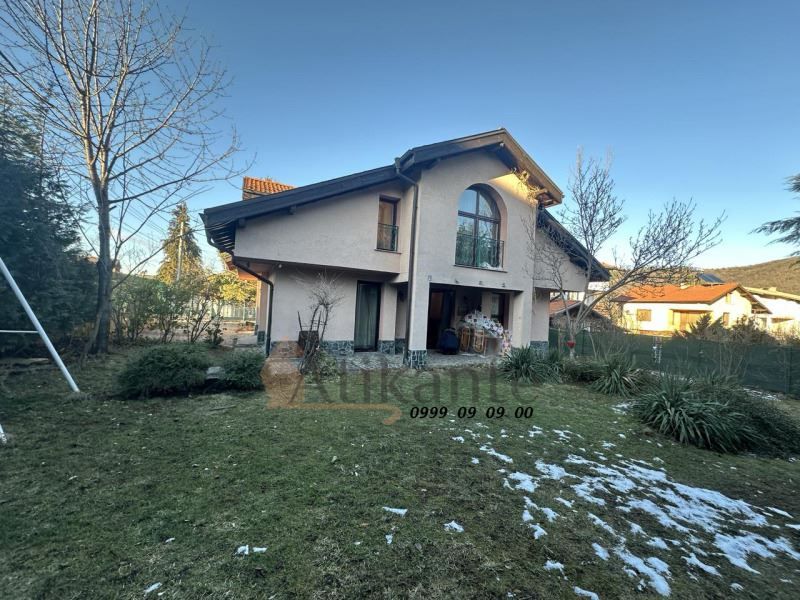 Дава се под наем Къща в с. Панчарево, Област София-град - 280 кв.м за 1650 € - Снимка #3