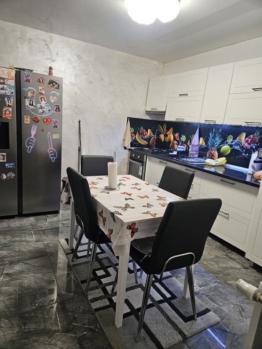 Casa de vanzare la gata