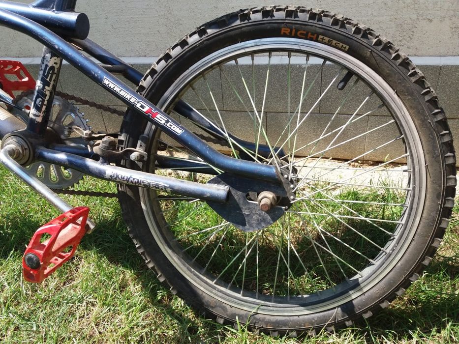 Bicicleta sărituri