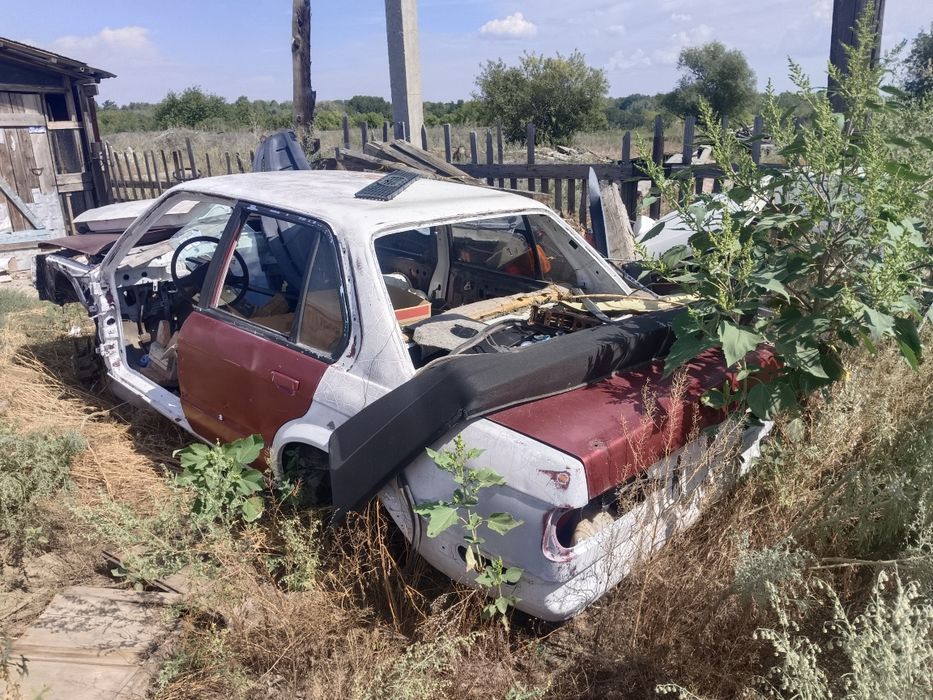 кузов BMW e30..  .
