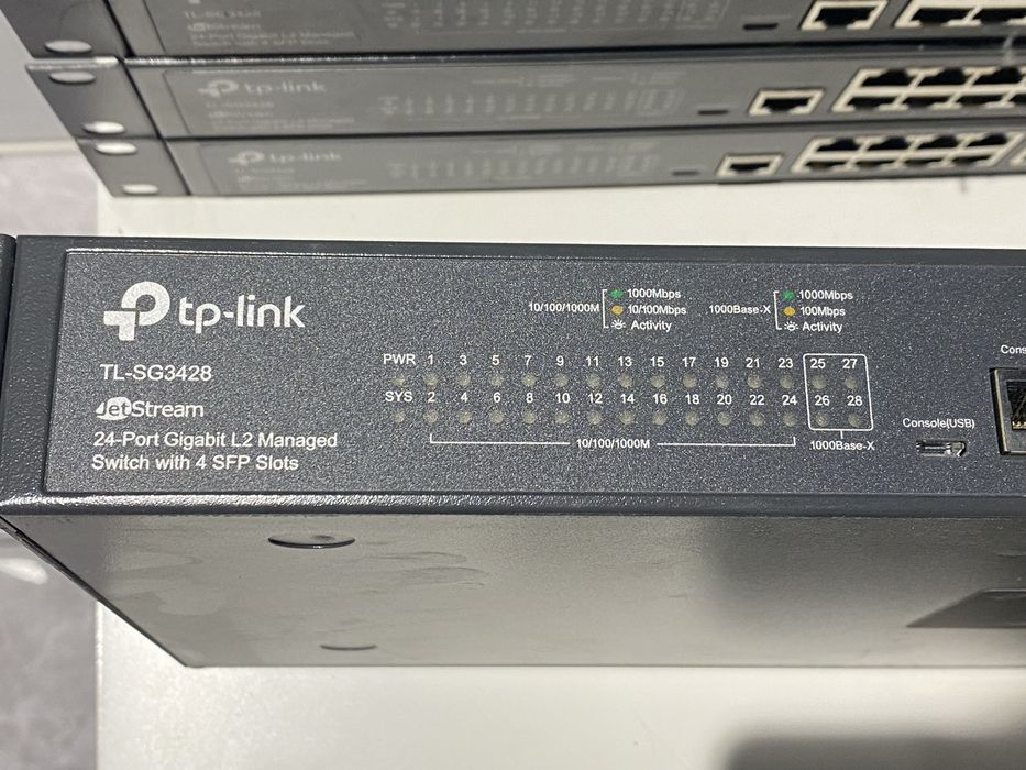 TP-Link TL-SG3428 JetStream — 24 порта + 4 SFP