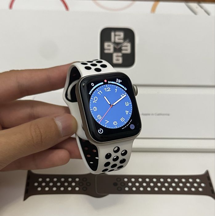 Apple watch SE 2/44 93% Starlight