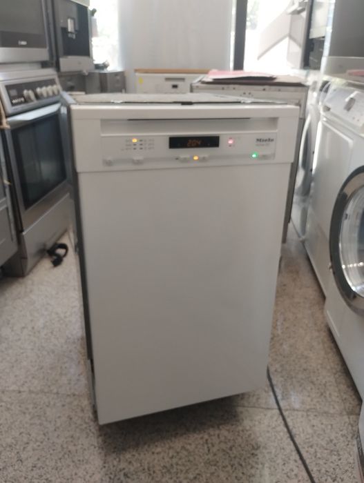 Съдомиялна Miele Activ SC 45см