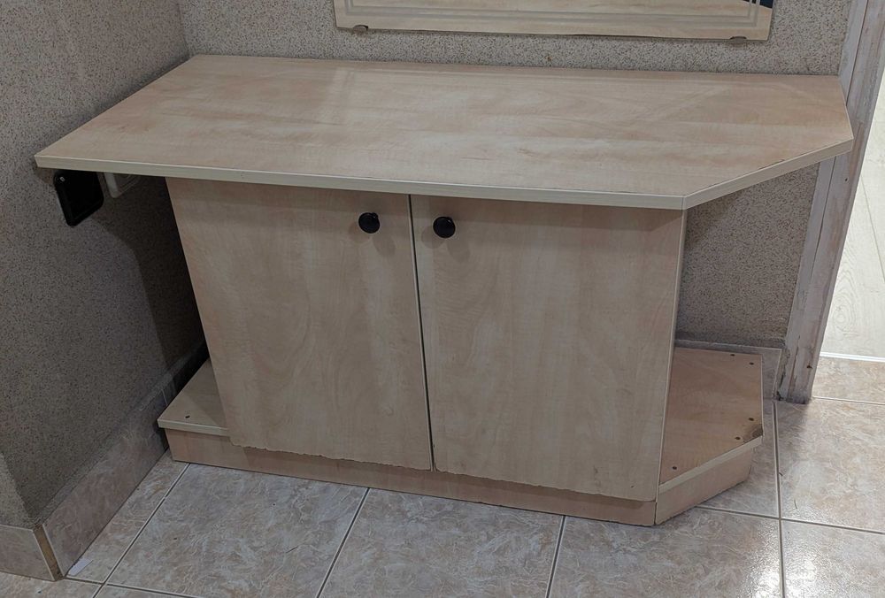 Шкаф / скрин за антре