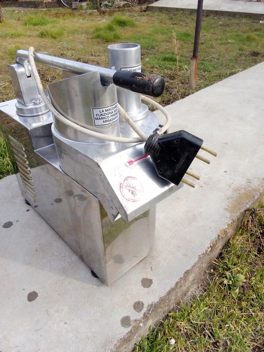 Зеленчукорезачка производство Италия 3N