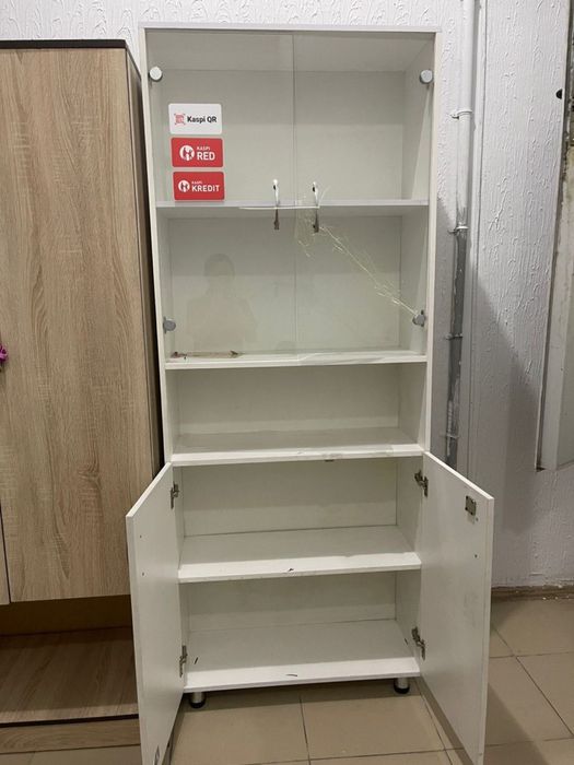 Шкаф для кабинета косметологии