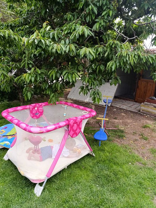 Детска кошара за игра с дунапрен отдоло