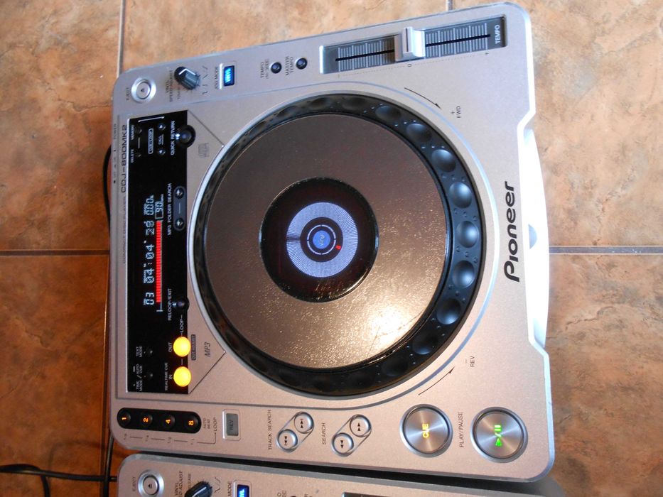 Vand  playere Pioneer CDJ 800,DJM,Behringer,Reloop,Omnitronic