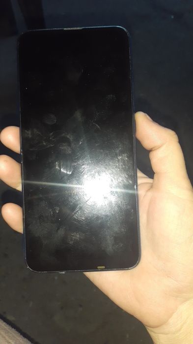 Продам телефон HONER 9X