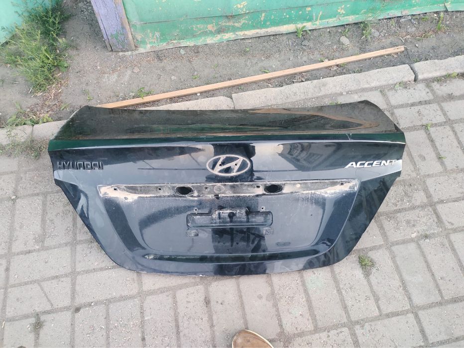 Продаю Дверь багажника