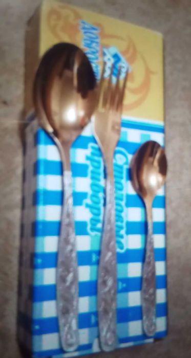 Столовый набор, позолоченный, 18 предметов