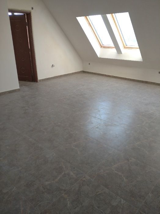 Опитен майстор фаянсаджия, теракота, гранитогрес