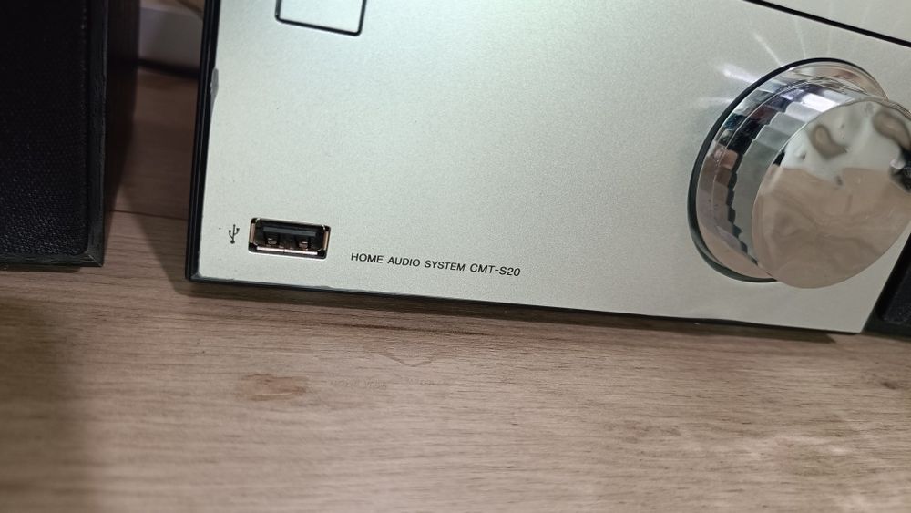 SONY микро музикална система, мини уредба , USB  FM   CD  Mp3   AUX