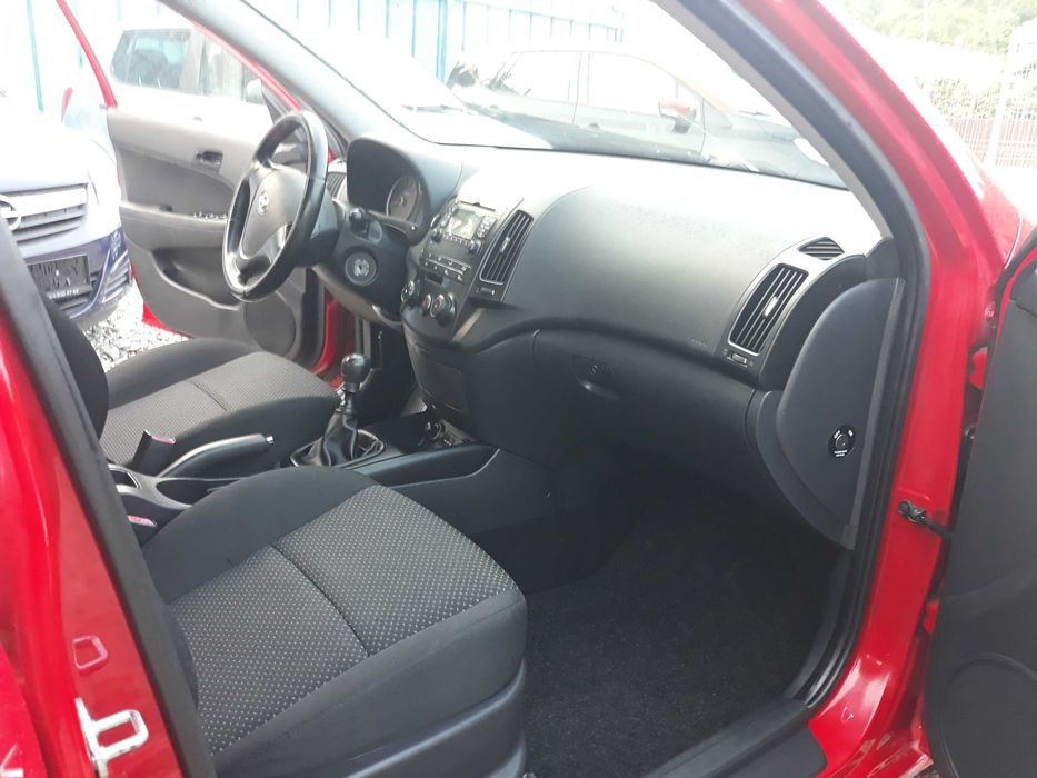 Vand Hyundai I 30  BENZINA 2010 CASH su RATE