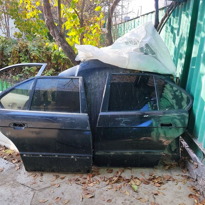 Двери БМВ е34 продам