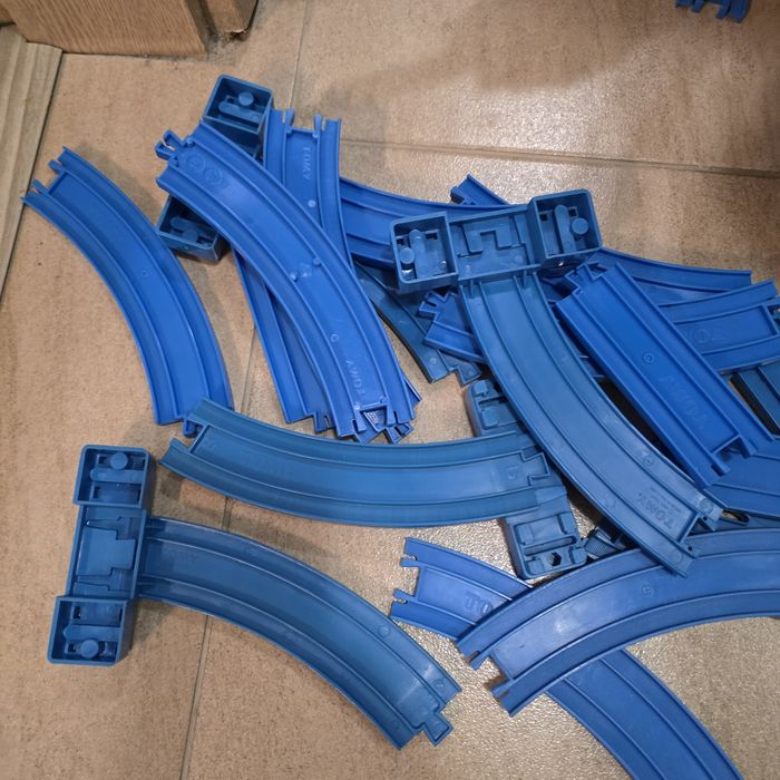 Релси за влакче "Томас и приятели"/Thomas and friends. 119 бройки.