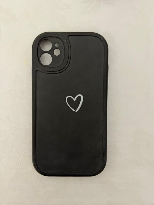 Продаю чехол на Айфон 11