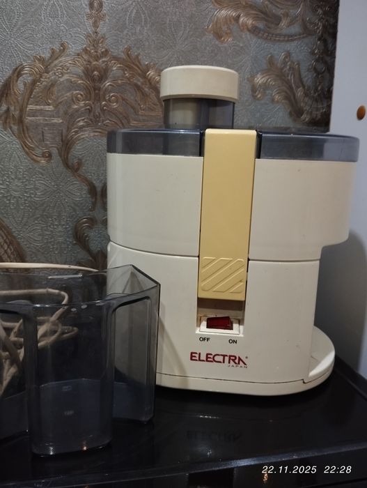 Продается соковыжималка