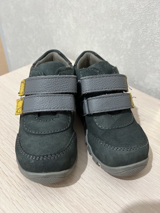 Продам полуботинки