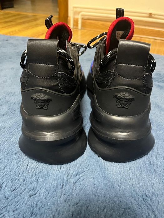 Versace Chain reaction