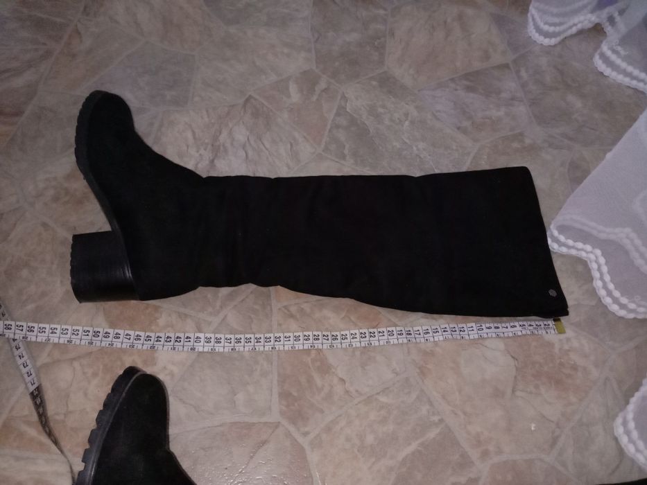 Зимние сапоги 39-40 с натуральным мехом. Без дефектов.