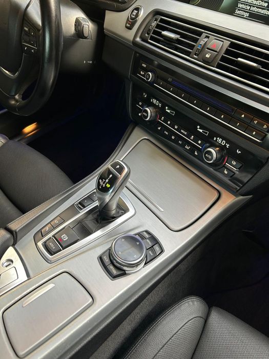 Bmw seria 5  (4 BUTOANE)  F10 530d