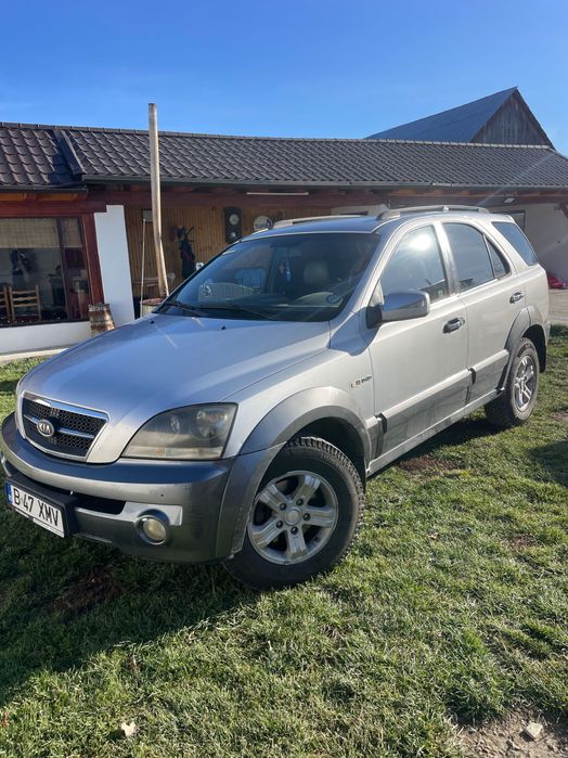 Vînd Kia Sorento 4x4 argintie