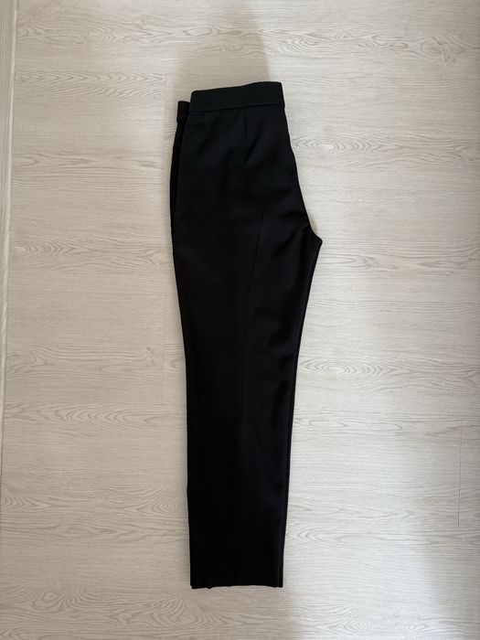 Классические женские черные брюки от Alexander McQueen, сделано в Итал