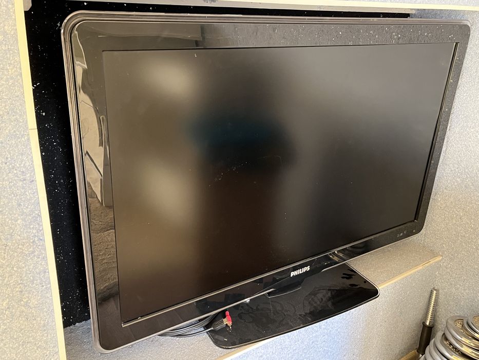 Телевизор большой