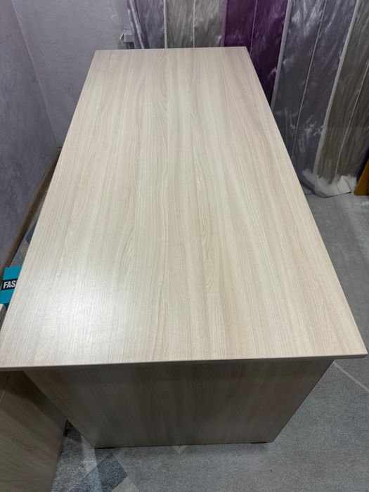 офисные столы ,столы доя учебы