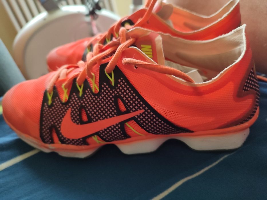 Vând pantofi sport Nike
