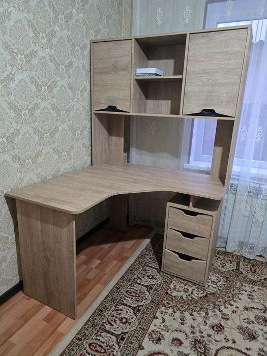 Стол компьютерный