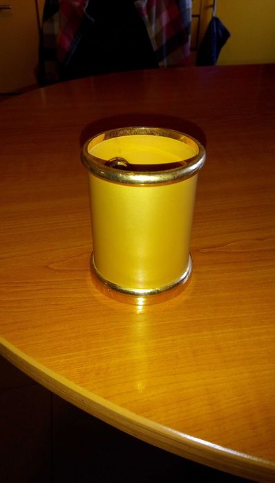 Метален златист моливник с часовник