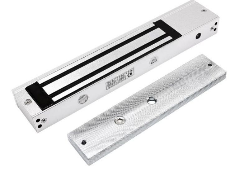 Подъездные металлические двери