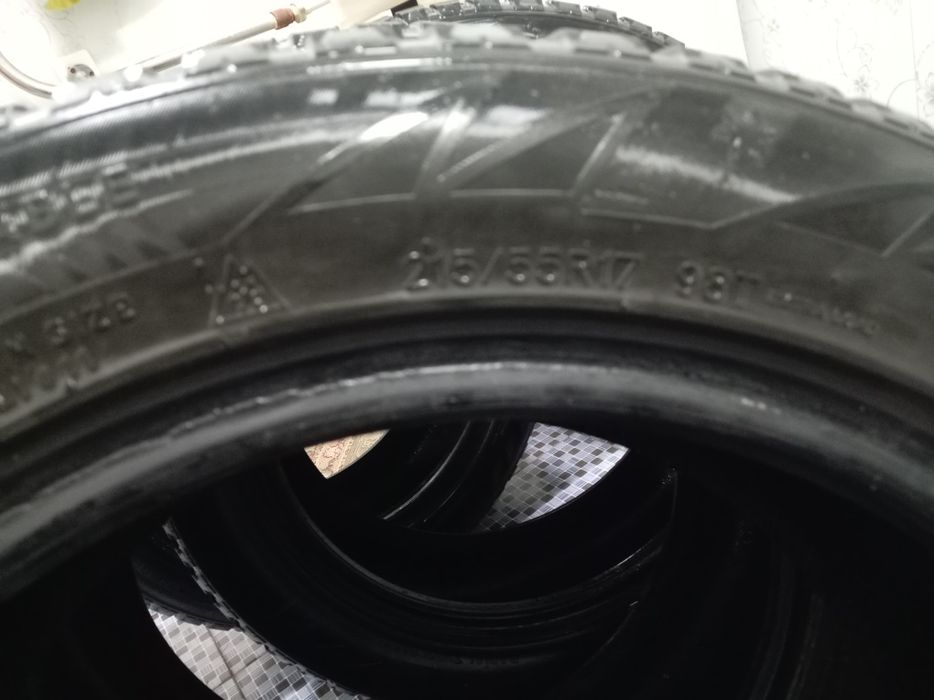 Продам шины 215.55 R17