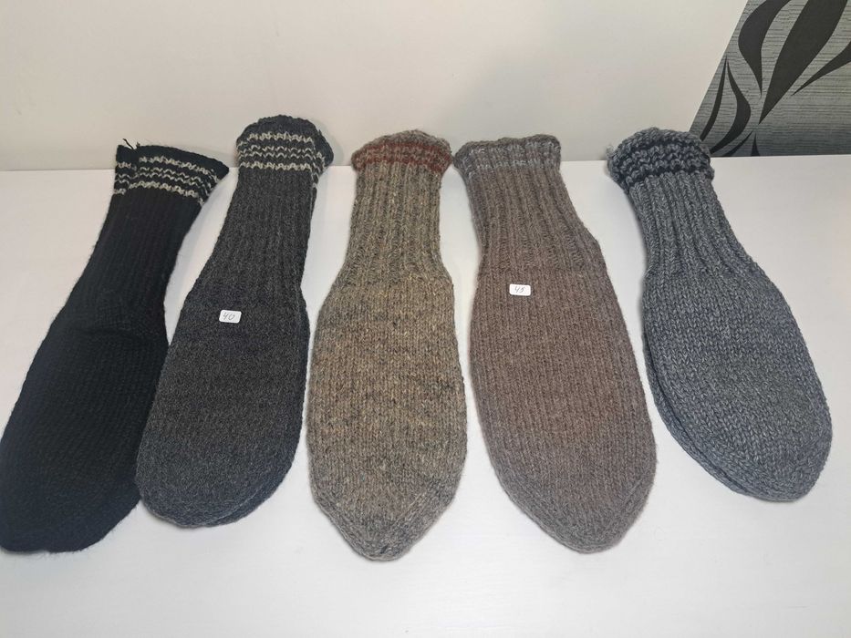 Ръчно плетени вълнени чорапи