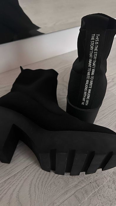 Продам полусапожки Stradivarius новые!