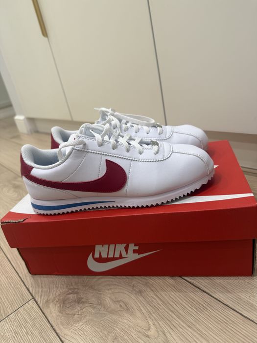 Продам кроссовки оригинал Nike