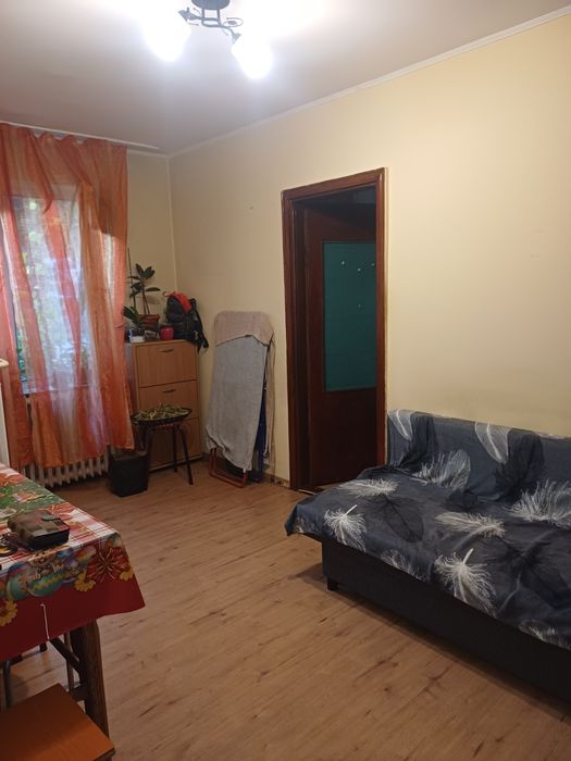 Valea Roșie, 2 semi, parter/4, ideal pentru investiție!