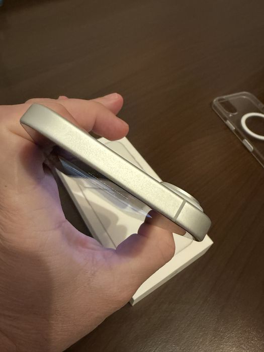 Iphone 16 128 GB baterie 100%