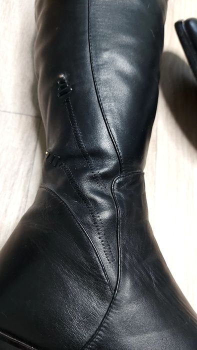 Продам кожанные ботфорды новые