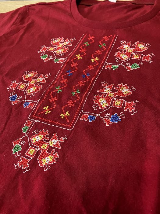 Бродирана тениска