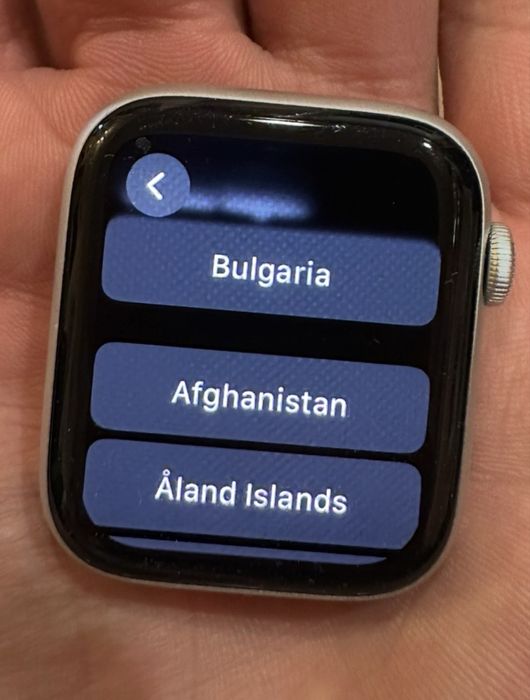 Apple Watch SE 44mm GPS – с кутия – Отлично състояние